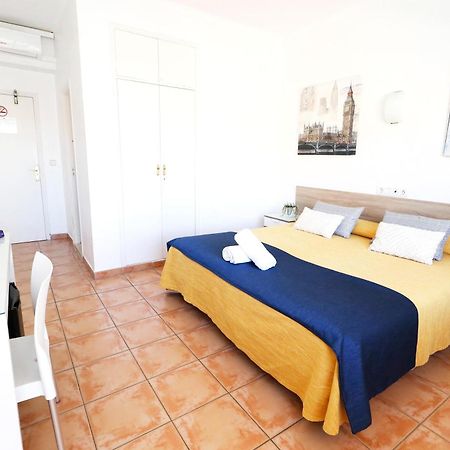 Hsr Gil (Adults Only) Hostel Palmanova Kültér fotó